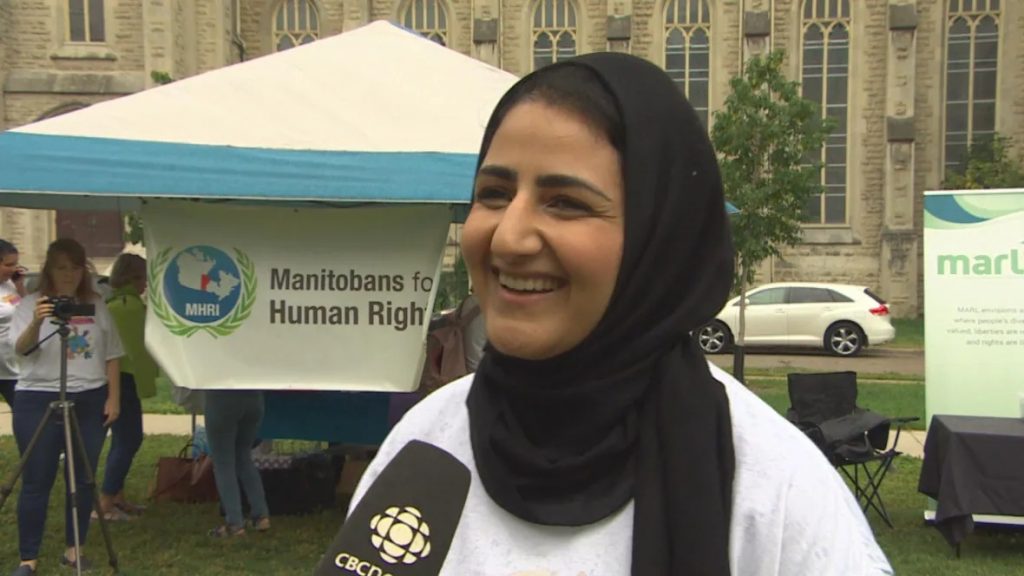 Event organizer Zara Kadhim says people are becoming desensitized to human rights violations in Manitoba. (Radio-Canada)