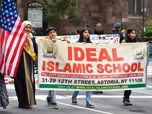 Annual American Muslim Day Parade Held in New York - About Islam