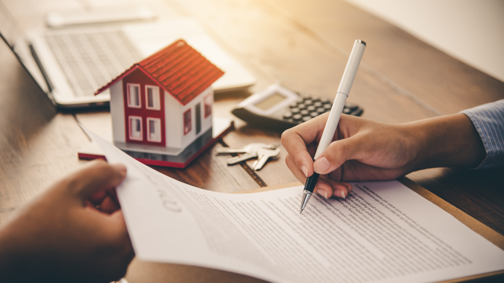 mortgage-signing-contract-Is Working as Mortgage Underwriter Halal?