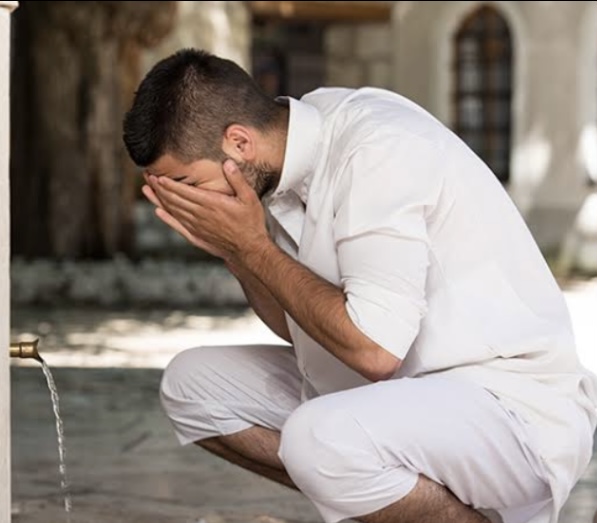 How Do Muslims Perform Ghusl About Islam