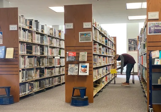 Muslim Charity Gives Grant to Enhance Thunder Bay Library Collection - About Islam