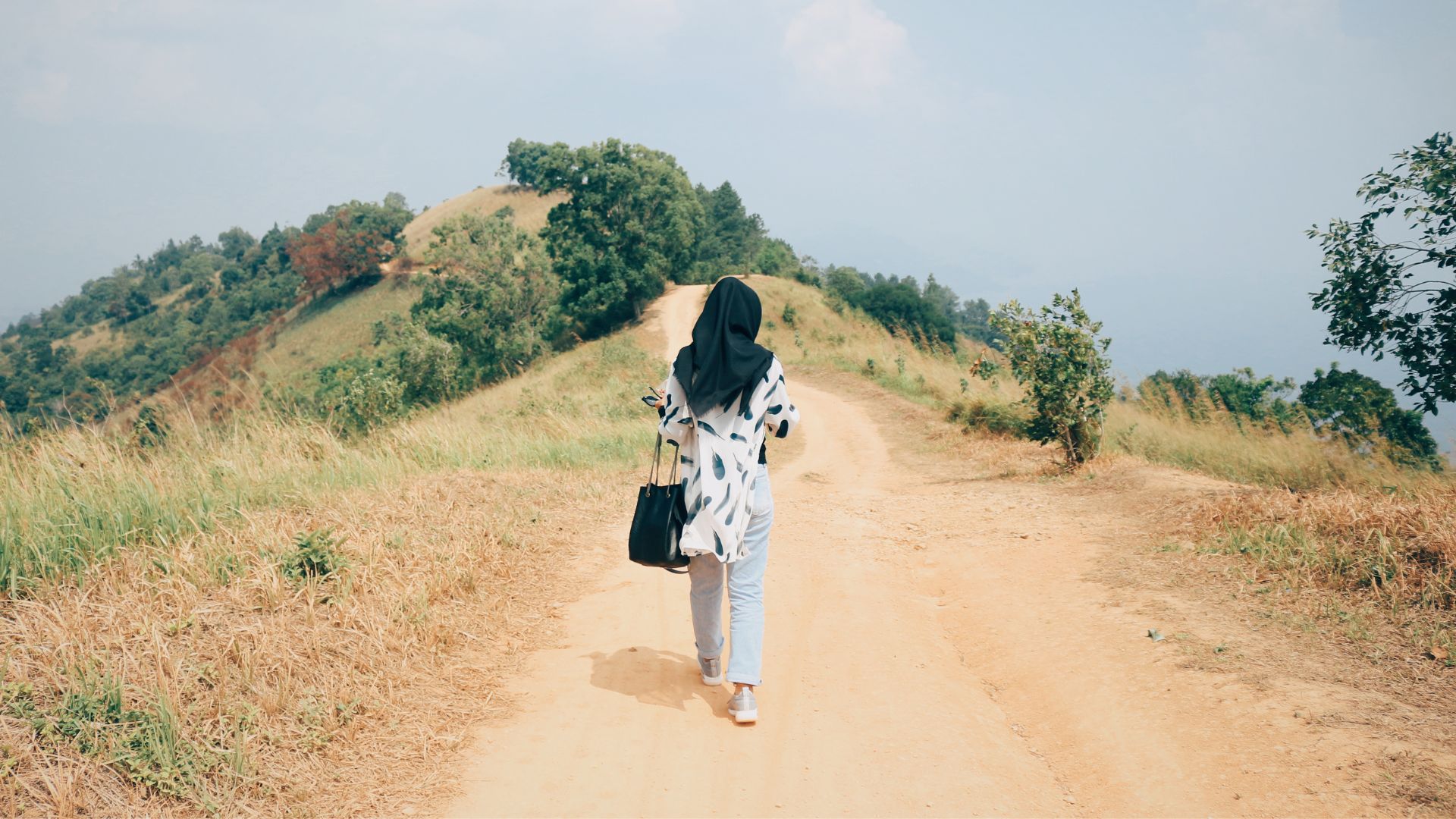 Divorced New Muslim: Feeling Lonely in a Non-Muslim Land | About Islam