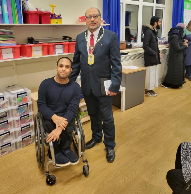Preston’s Deputy Mayor Mr Yakub Patel and Ayaz Bhuta MBE, Paralympic Gold Medallist, wheelchair Rugby Athlete and two-time Paralympian and double European Champion, visited the madrassa recently