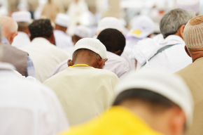 muslim people-Is It Okay to Ask Someone to Pray for You?