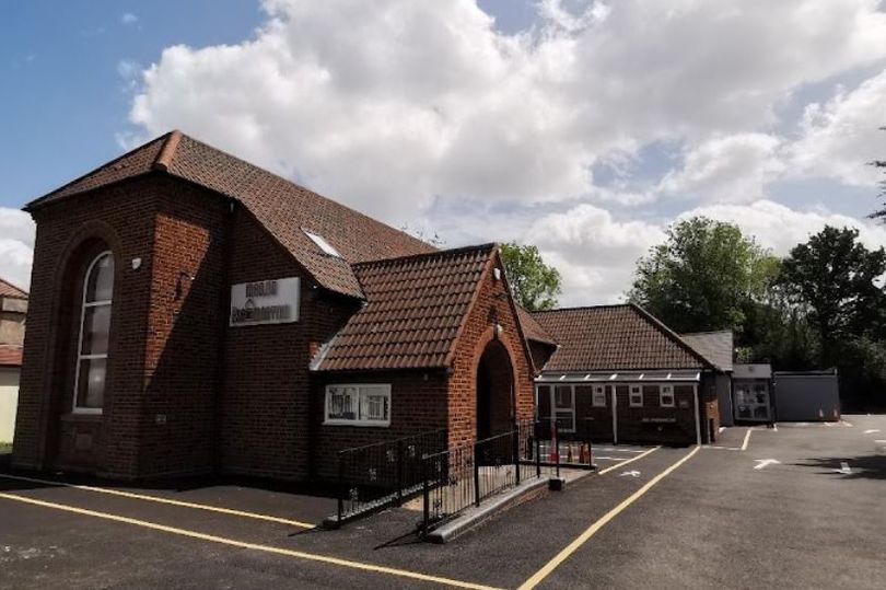 Birmingham Mosque Sends Chocolate to Neighbors, Apologizes for Ramadan