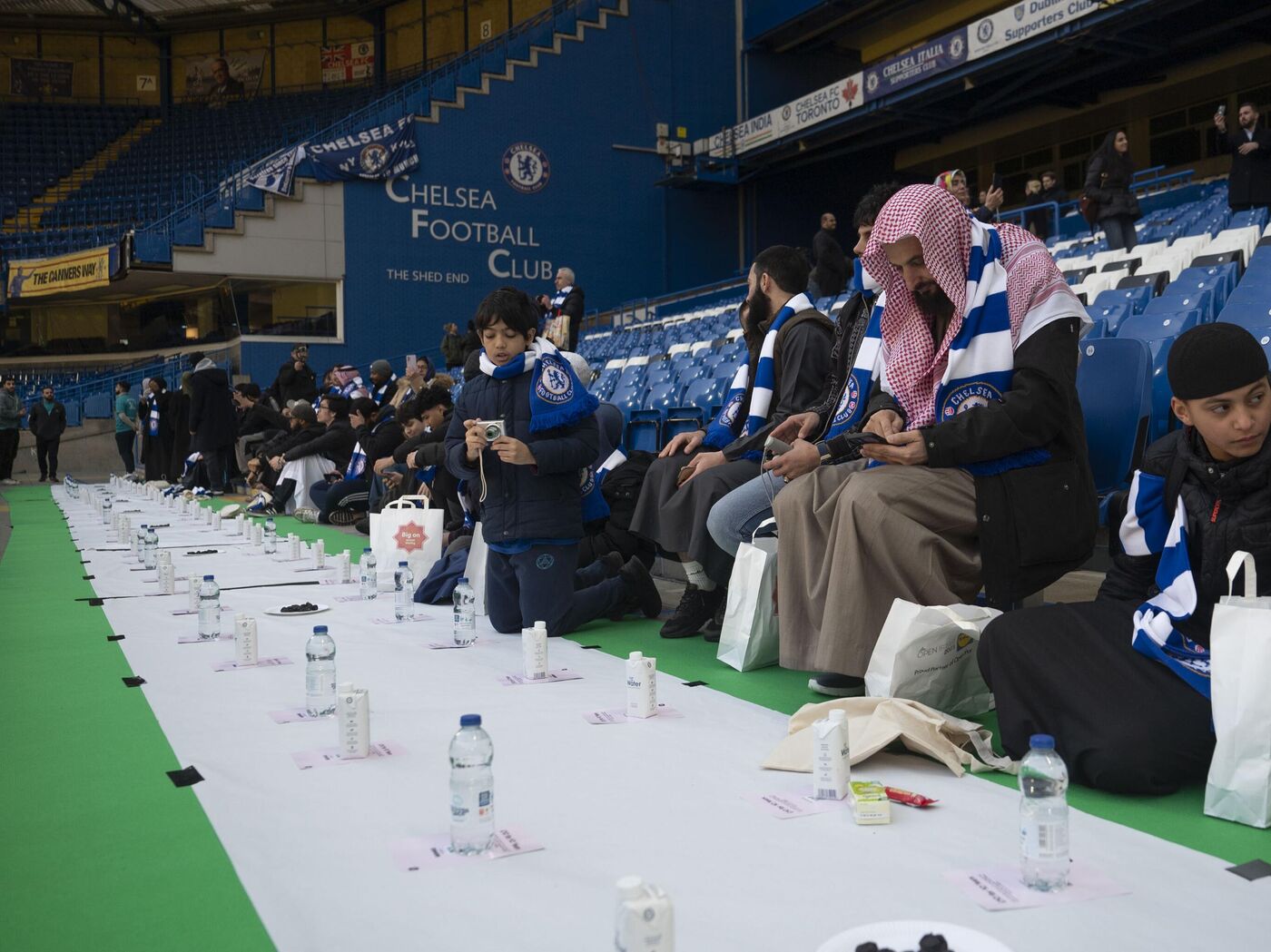 Hundreds Gather for Chelsea FC First Ramadan Iftar - About Islam