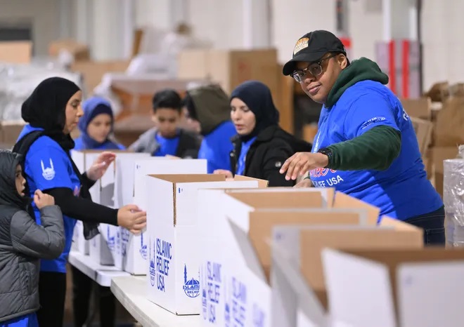 Ramadan Blessings: Volunteers Pack Food Boxes for Detroit Vulnerable - About Islam