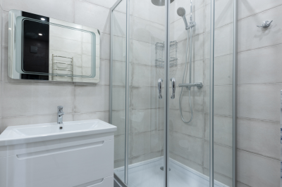 Modern bathroom with shower cabin-Are We Allowed to Take a Shower while Fasting?