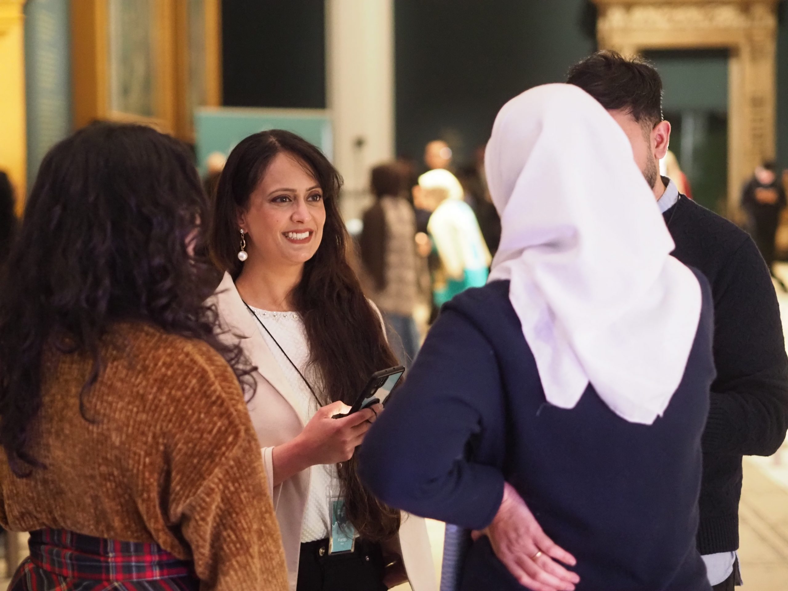 London’s Victoria & Albert Museum Hosts Open Iftar - About Islam