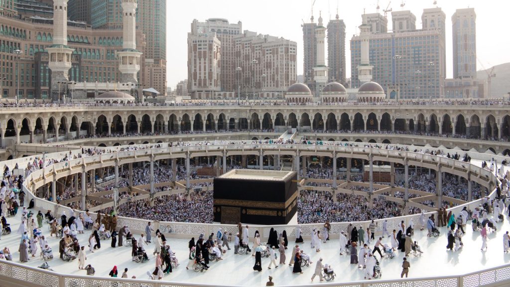 7 Tips for Young People to Have a Productive Hajj - About Islam