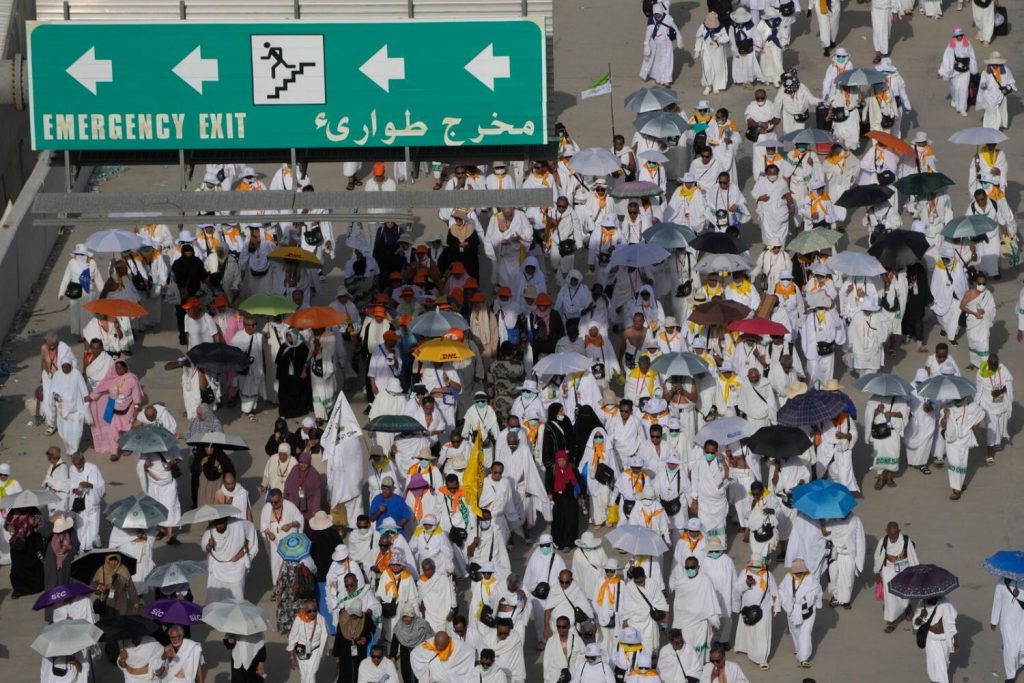 Hajj 1444: Pilgrims 'Stone the Devil' as Hajj Culminates - About Islam