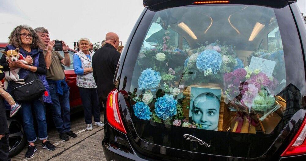 Muslim Funeral Prayer for Sinead O’Connor as Thousands Bid Her Farewell - About Islam