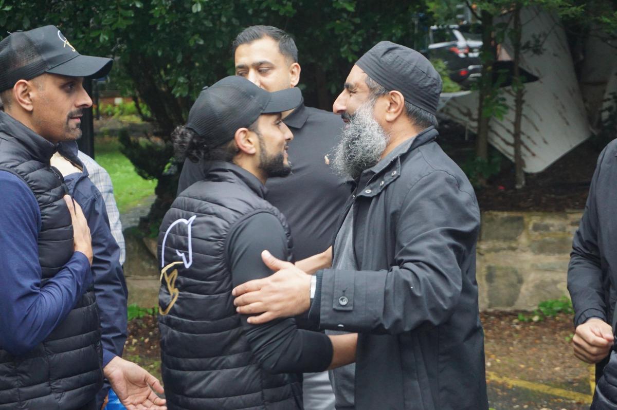 Raising £60,000 for Mosque, Volunteers Given Heroes’ Welcome - About Islam