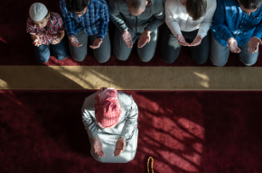 group of Muslimx making dua in mosque-Can a Beardless Man Lead the Prayers?