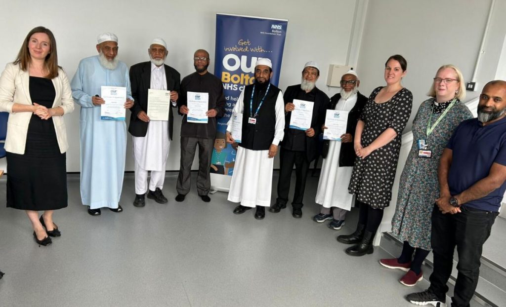 Bolton Mosque Donates £18k to Health Charity - About Islam
