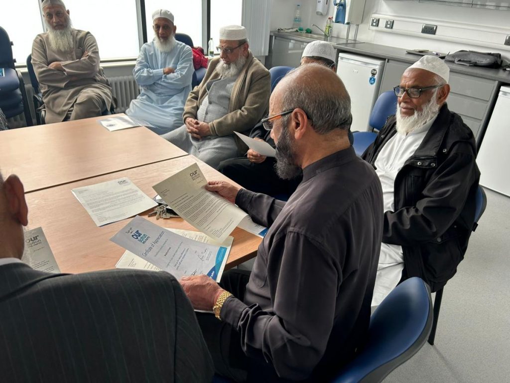 Bolton Mosque Donates £18k to Health Charity - About Islam