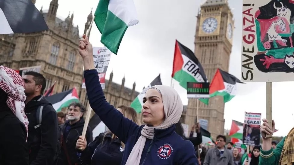 100,000 People Rally in London against Gaza War - About Islam