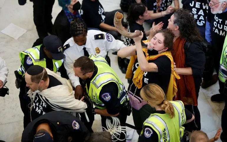 500 Arrested in Capitol as Jewish Groups Protest Israel War on Gaza - About Islam