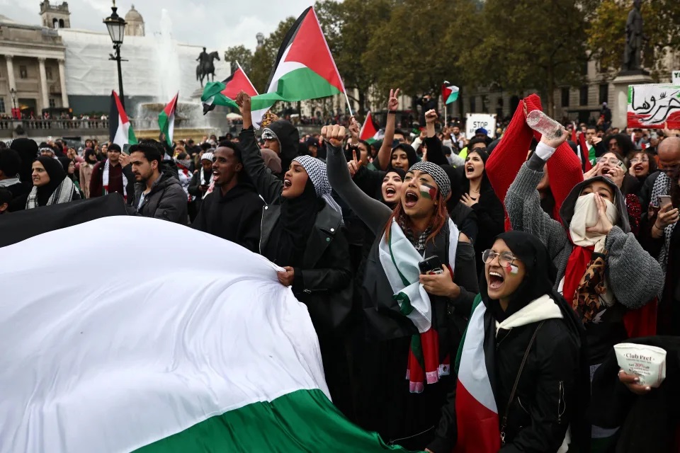 100,000 People Rally in London against Gaza War - About Islam