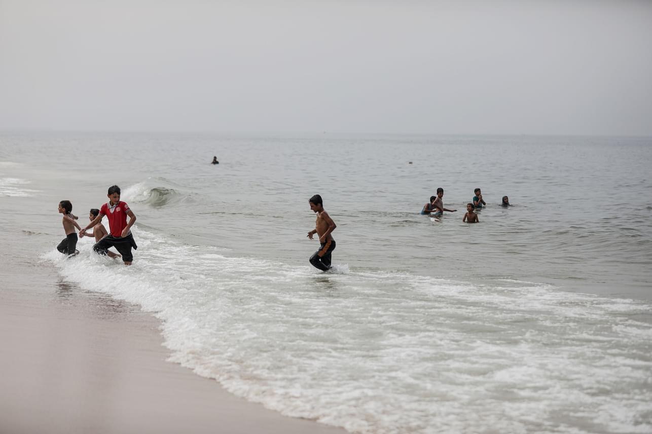 Gazans Resort to Sea Bathing as Israel Cuts Water Supply - About Islam