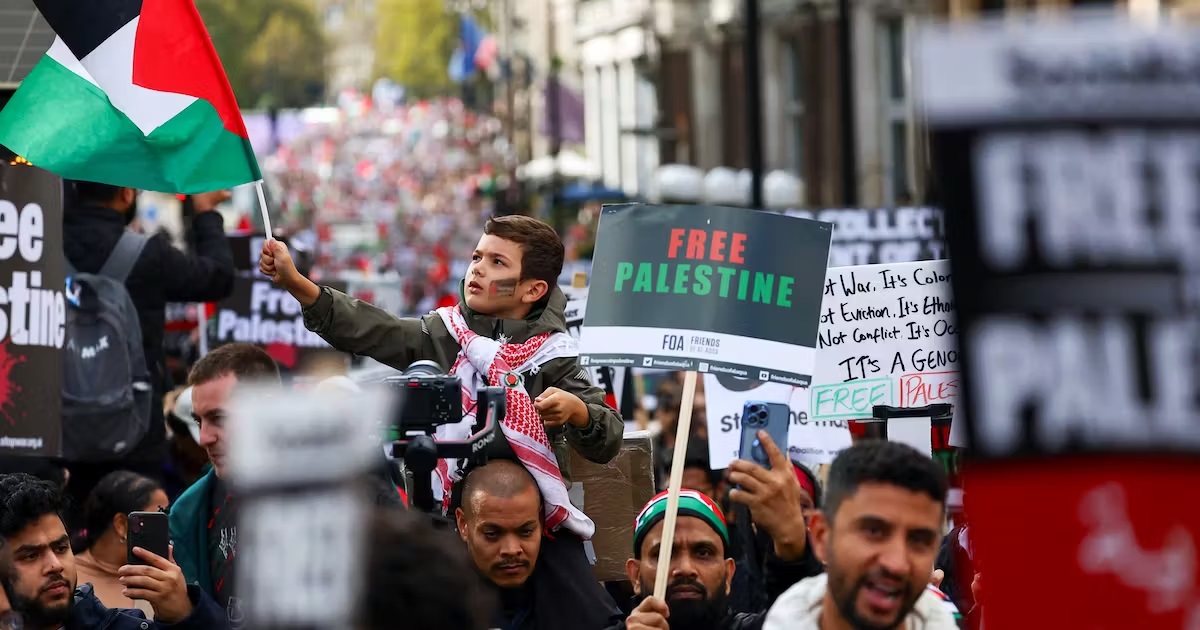 100,000 People Rally in London against Gaza War - About Islam