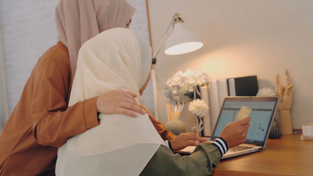 Muslim Women Between Work and Home: A New Perspective - About Islam