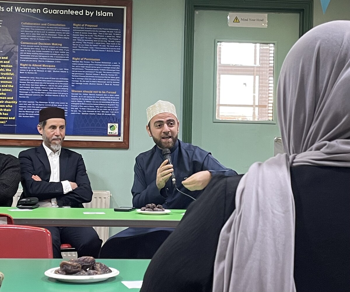 London’s Muslim World League Hosts Daily Iftars for Refugees and Locals ...