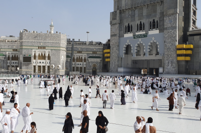 crowd of people in al-masjid al-haram